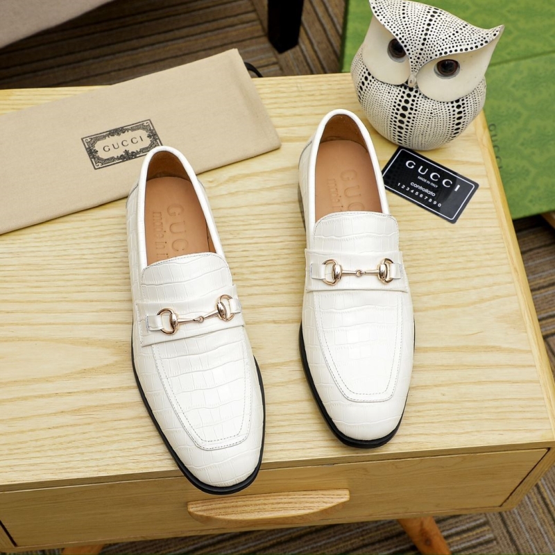 G*u*i leather shoes